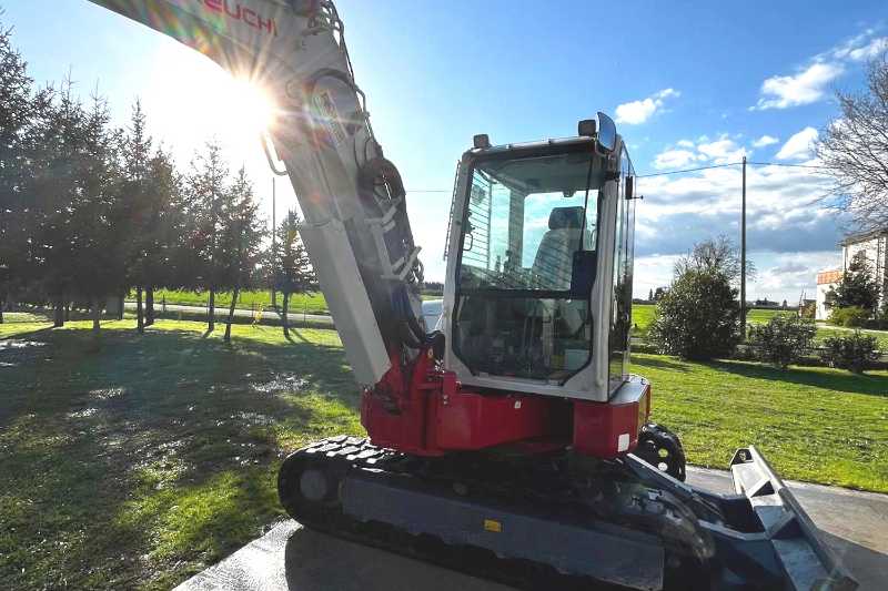 OmecoHub - Immagine TAKEUCHI TB257FR